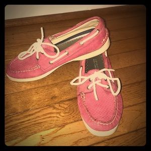 Vibrant pink Sperry’s
